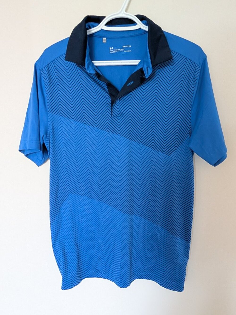 Under Armour HeatGear Blue Chevron Golf Polo Shirt Men’s Small Performance